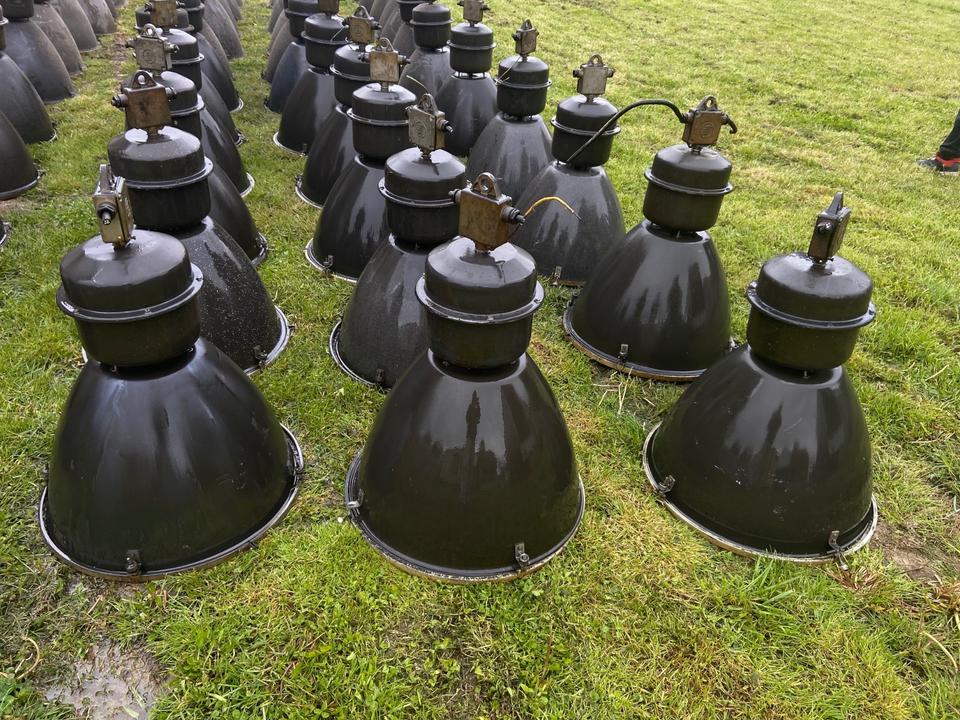 120 stück Emailliert Industrielampen sehr Bilig ! Nur zusamen! in Neubrandenburg