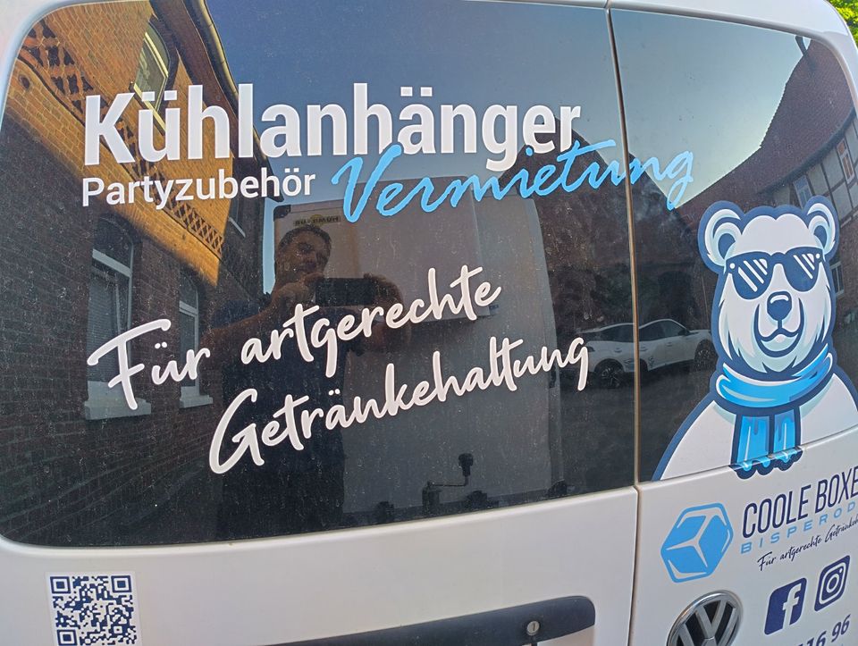 Kühlanhänger mieten Rinteln Party-Bundle Bierzeltgarnituren in Hameln