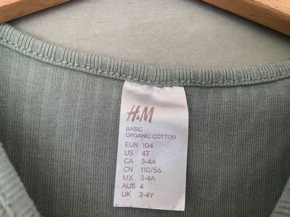 H&M Kleid gerippt 104 in Lauchringen