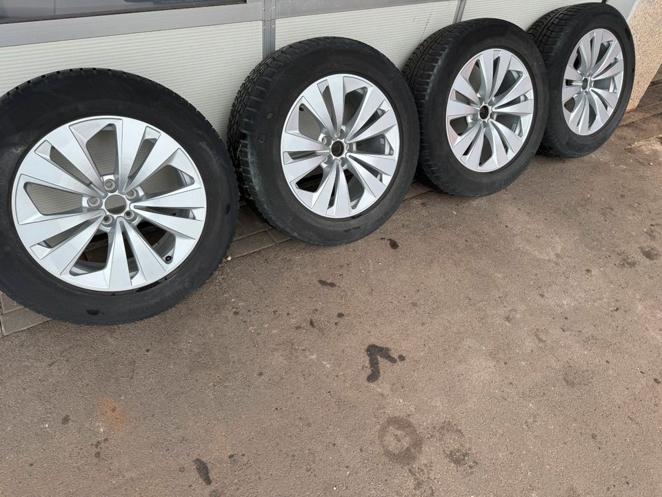 Winterräder für Audi Q 8 265/55R19 H XL  - 4M8601025 in Fließem