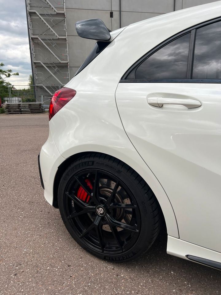 Mercedes Benz AMG A45 AMG 4 Matic W176 in Renchen