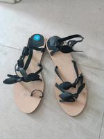 Sandalen Zehentrenner Stradivarius flach, Gr.39 neu Bayern - Schwabmünchen Vorschau