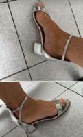 Sandalen mit Absatz -7,50€- Gr.38,5silber Hessen - Großenlüder Vorschau