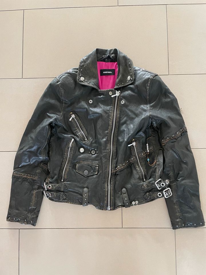 Diesel Damen Lederjacke in einem Top Zustand Vintage in Stahnsdorf