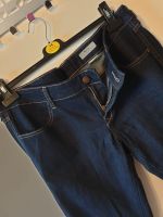 Jeans Damenhose Hose H&M dunkelblau TOP!!! Nordrhein-Westfalen - Remscheid Vorschau