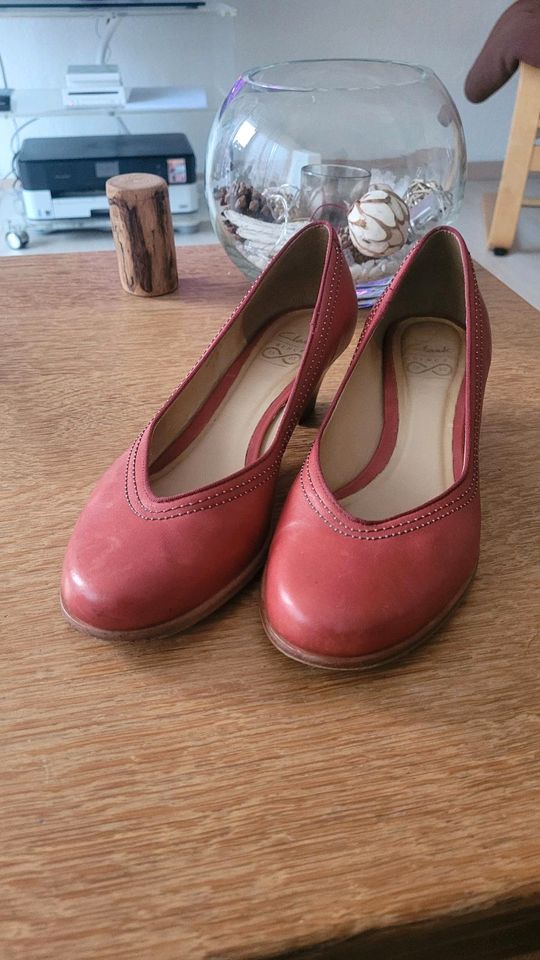 Clarks Damen Schuhe Gr. 40 rot in Bielefeld