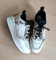 Michael Kors Schuhe Sneakers M8 39 weiß top Zustand Saarland - Völklingen Vorschau