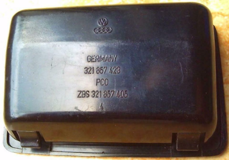 VW Polo 86C / VW Derby Aschenbechergehäuse für Verkleidung Hinten in Bochum