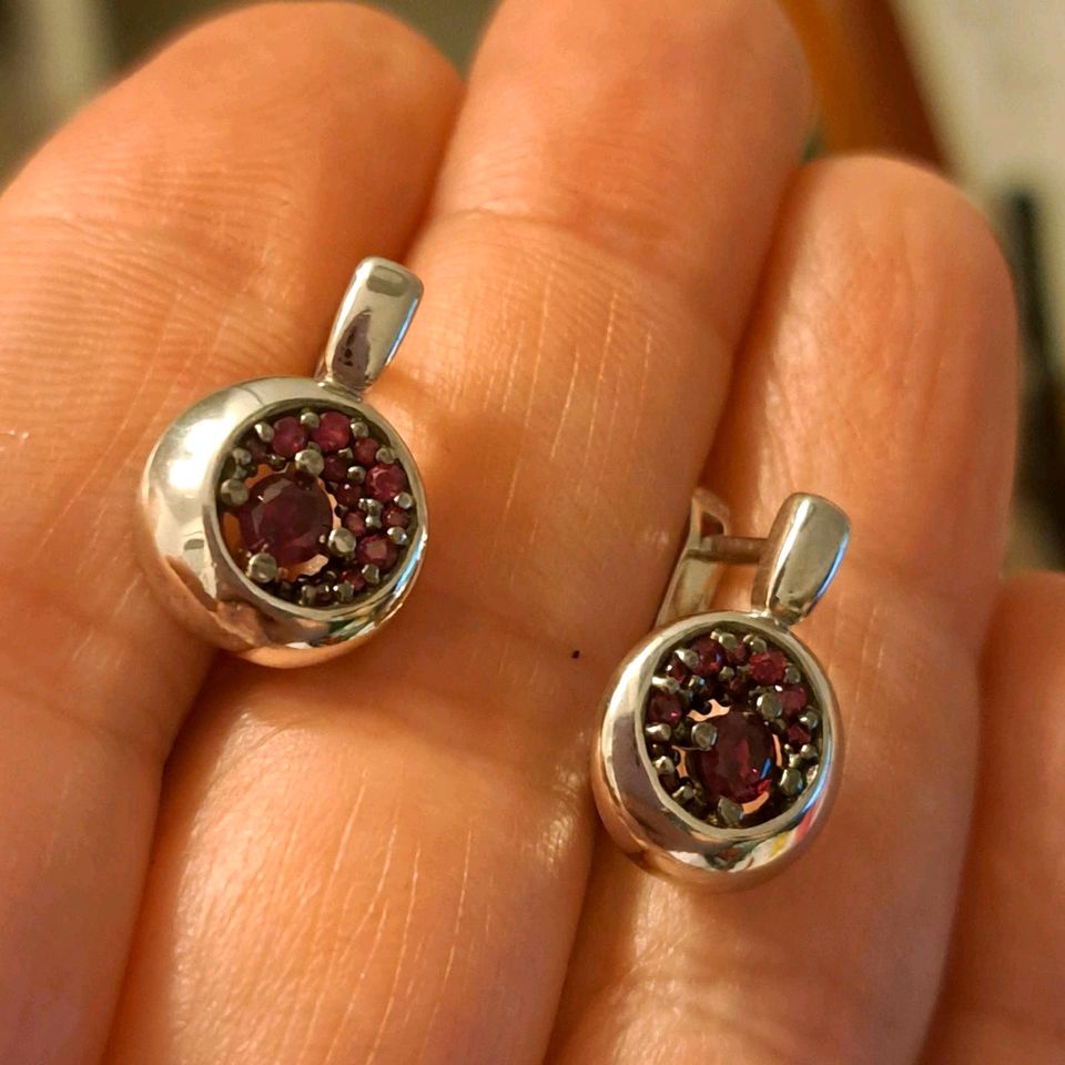 Ohrringe mit Rubin Steinen aus 925 Silber in Bergneustadt