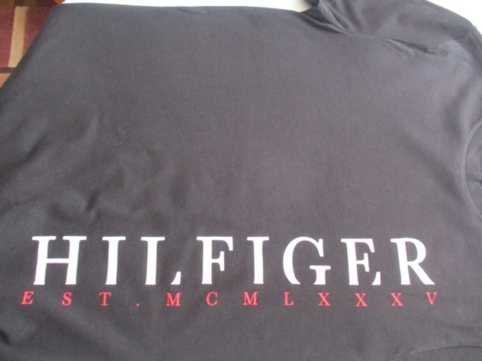 Hilfiger Shirt zu verkaufen in Oschersleben (Bode)