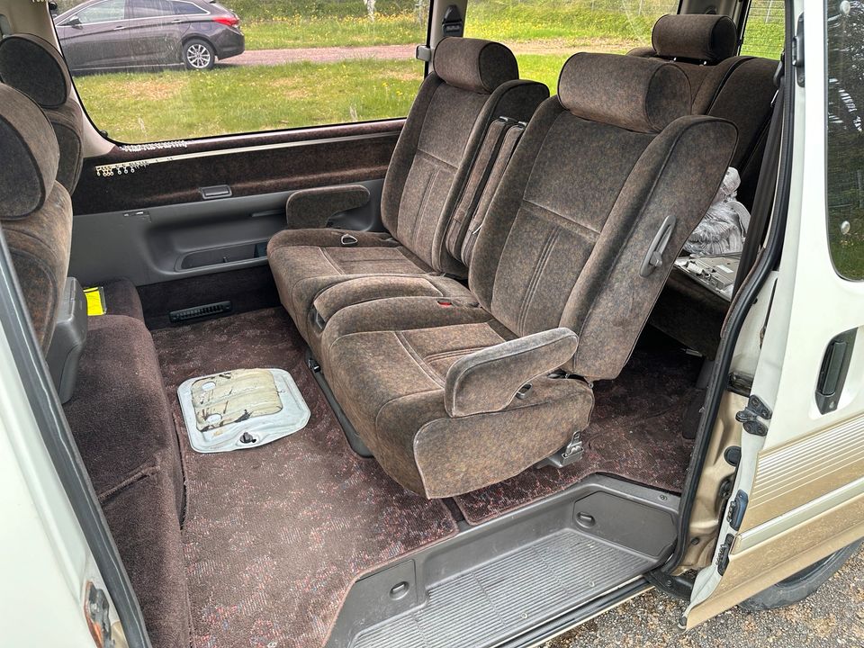 Toyota Hiace Super Custom Limited in Bad Oldesloe