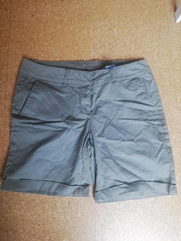 Shorts, khaki in Veitshöchheim