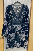 Kurzes  elegantes Kleid mit Blumenmuster von M&S , neu Rheinland-Pfalz - Montabaur Vorschau