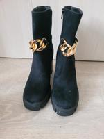 Stiefeletten mit Absatz, Geldbeutel, 39 Rostock - Evershagen Vorschau