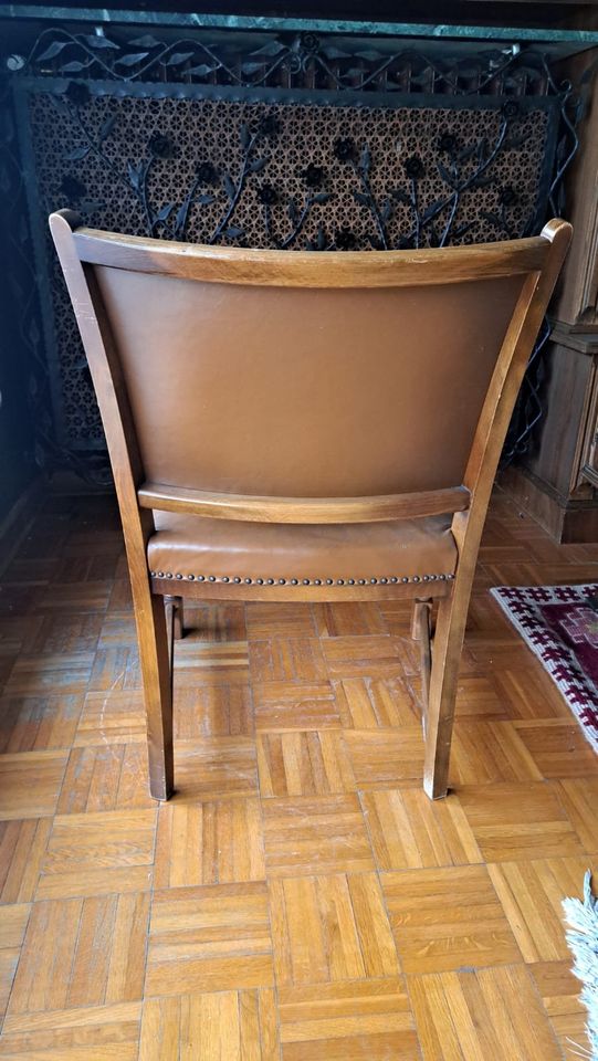 Hochwertiger Schreibtisch, Massivholz, mit Stuhl in Erwitte