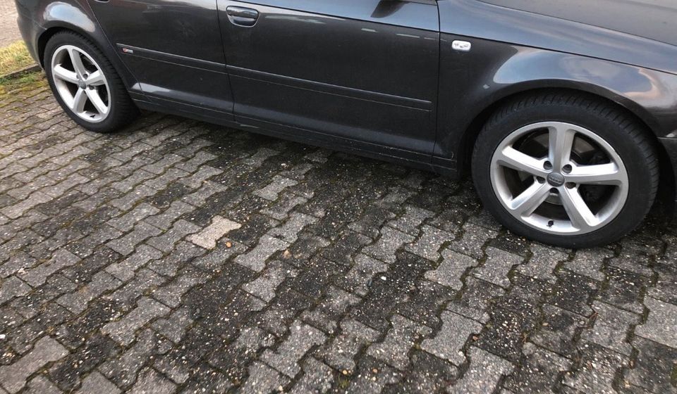 Audi 17 Zoll Felgen - 235/45 R17 Reifen inkl. Schrauben in Frankfurt am Main