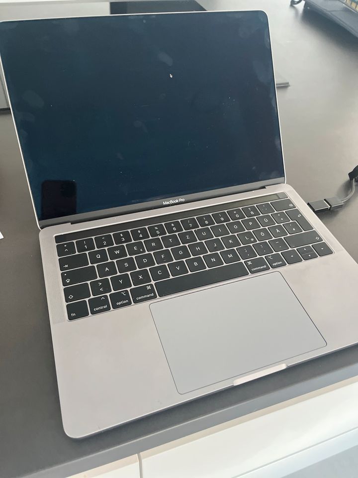 Mac Book pro 2019 in Oberaurach