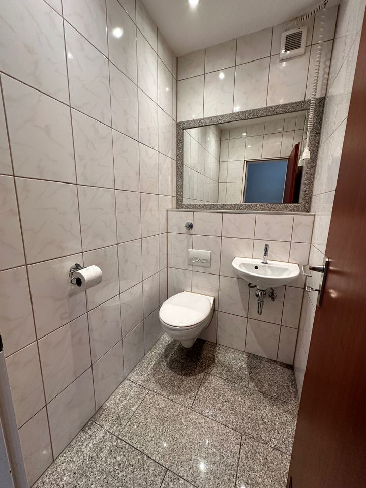 **ANFRAGESTOPP!!** - Großzügige 3- Zimmer-Wohnung mit Balkon und Gäste WC in toller Wohnanlage in Krefeld
