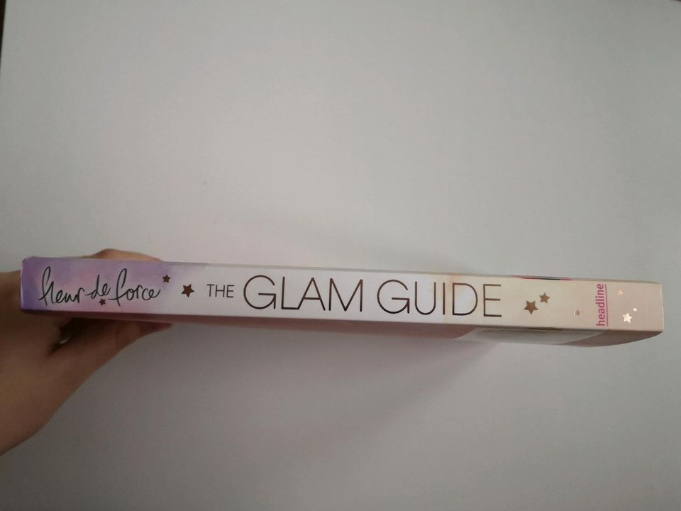 The Glam Guide von Fleur de Force auf Englisch in Burgwedel