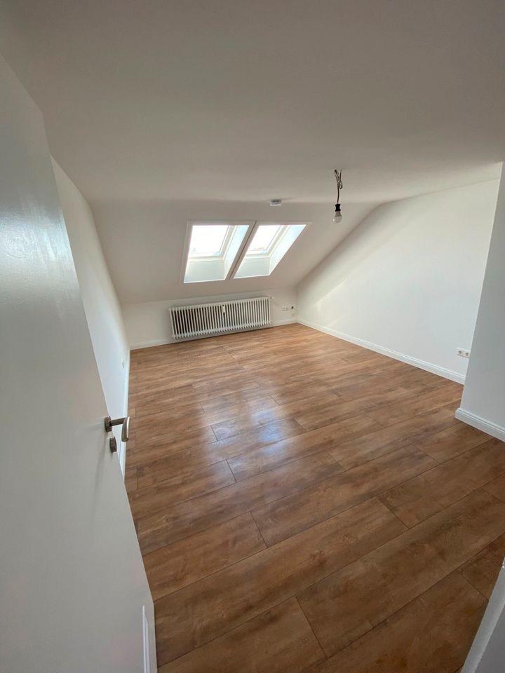 Möblierte 1-Zimmer-Wohnung – (kernsaniert) in Bremerhaven