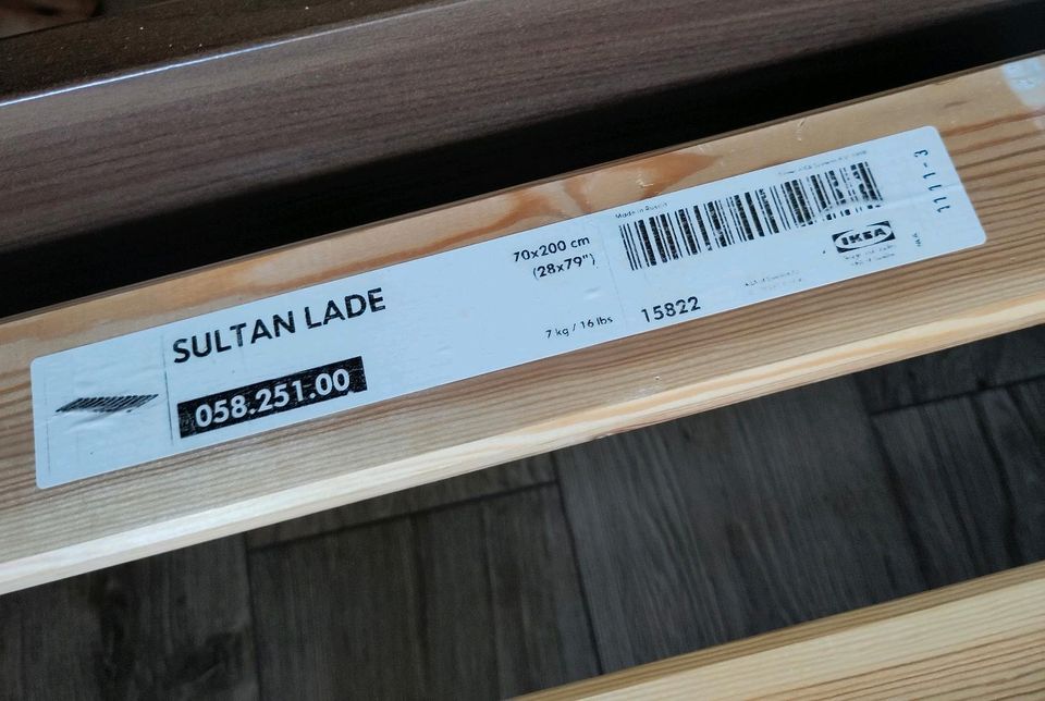 Ikea Bettgestell braun mit Lattenrosten für Matratzen 200 x 140 in Hildesheim