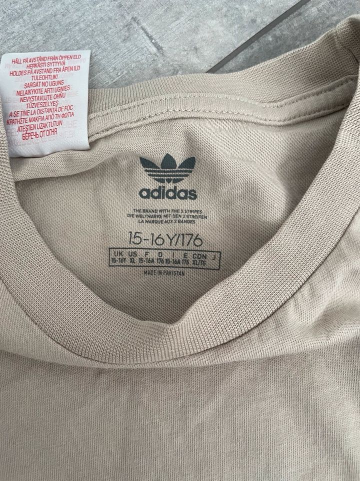 Adidas T-Shirt wie neu in 176 in Schöneiche bei Berlin