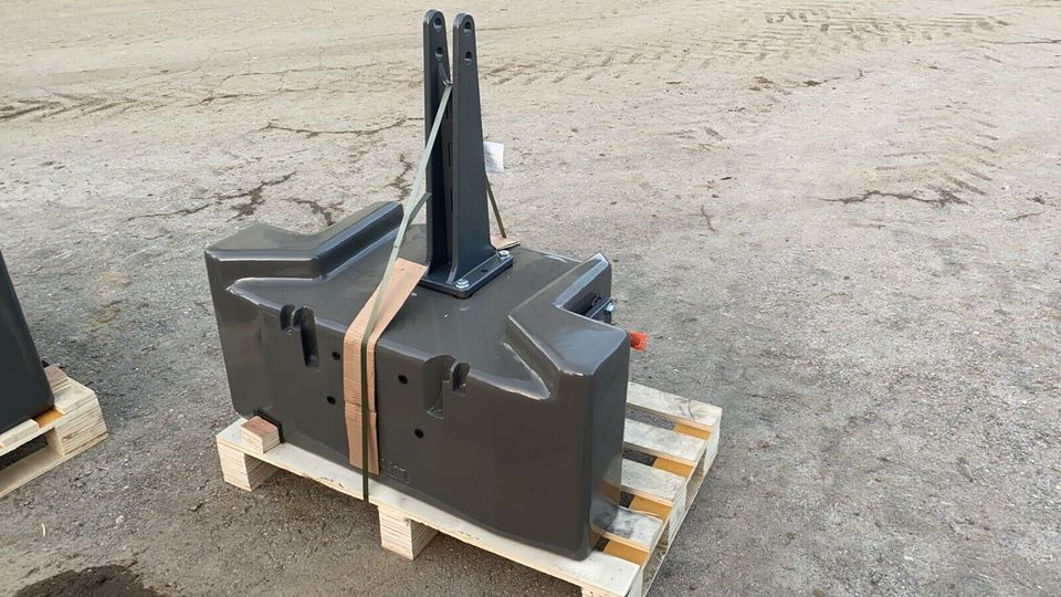 Fendt Gusseisen Gewicht 1400 Kg Frontgewicht Stahlguss Ballast in Zwiesel