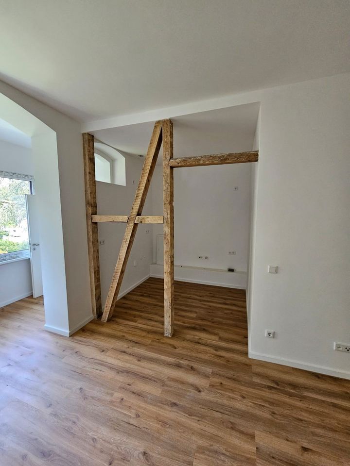 Kernsanierte 2-Zimmerwohnung mit Einbauküche in Düsseldorf
