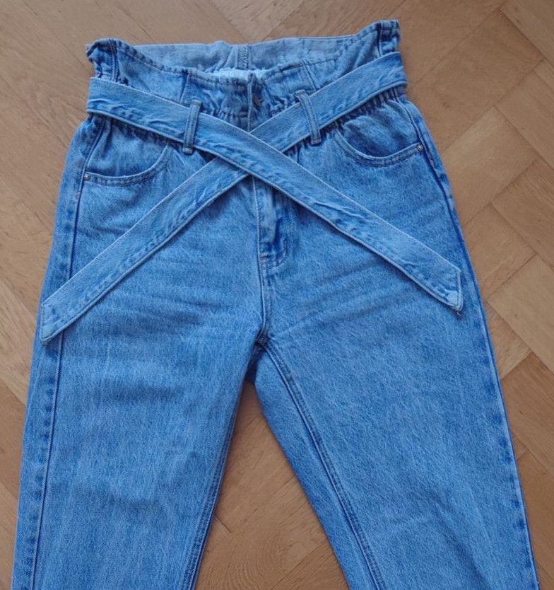 MOM Jeans Gr. 38, Laulia mit Gürtel in München