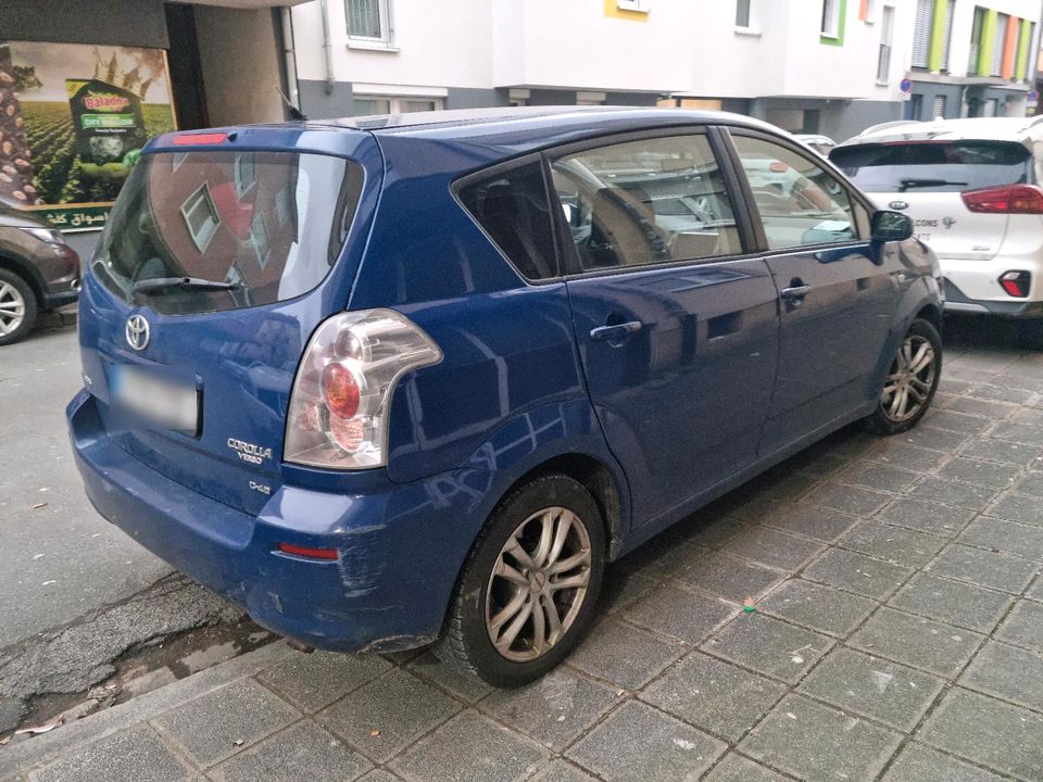 Toyota Corolla Verso in Fürth