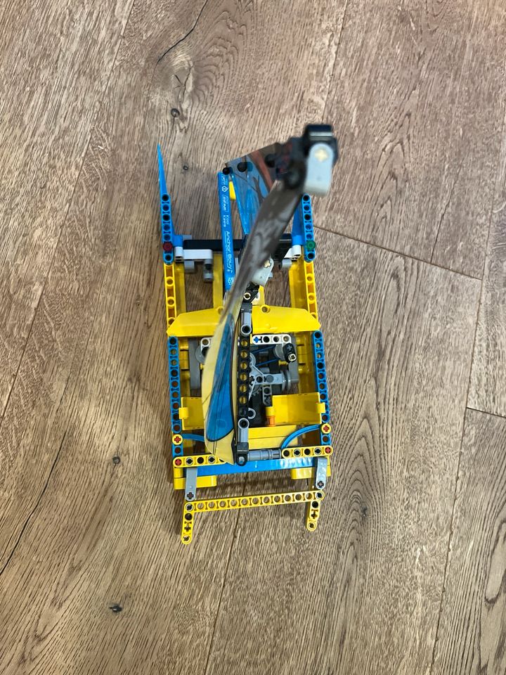 Lego Technic Katamaran in St. Wendel