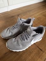 Nike sneaker grau 38,5 Niedersachsen - Laatzen Vorschau