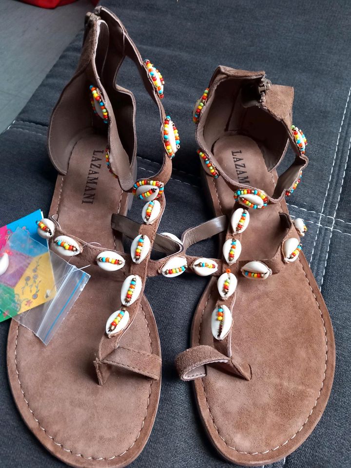 Lazamani Sandalen Muscheln echtes Wildleder 40 neu in Düsseldorf