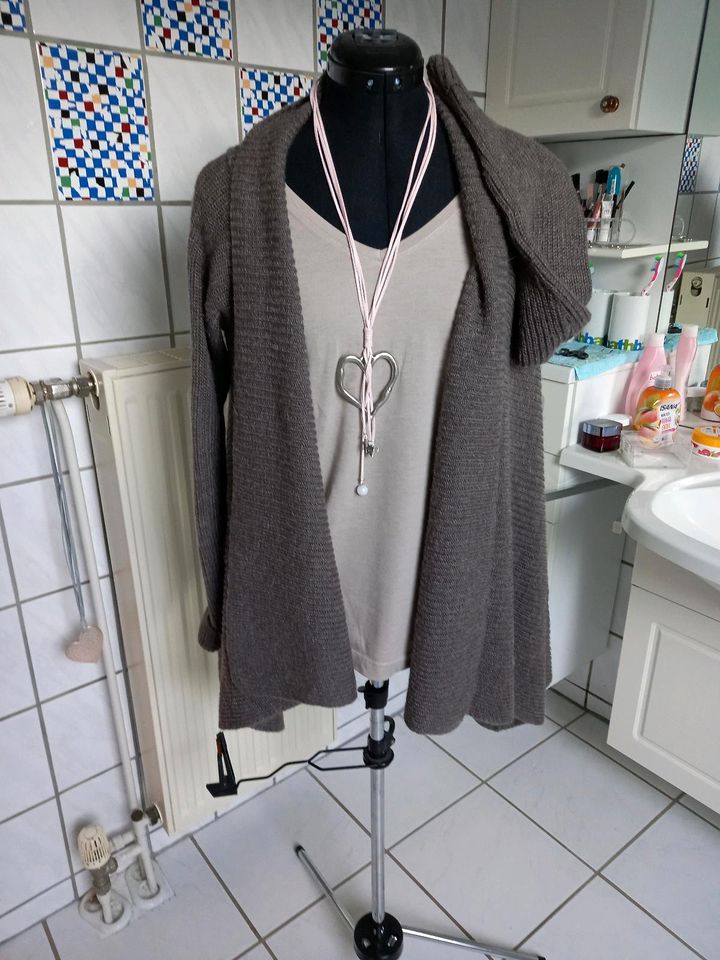 Schöne Strickjacke von  Pimkie in Bohmte