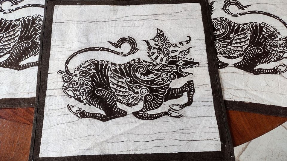 8 Decken Sets Servietten Drachen-Motiv indones. Batik Handarbeit in Augsburg