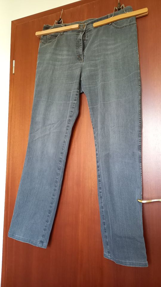 Brax Carola Jeans schwarz/grau 46 in Hamburg