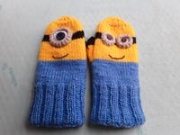 Kinderhandschuhe (Fäustlinge)" Minions" NEU selbstgestrickt. Niedersachsen - Wolfsburg Vorschau