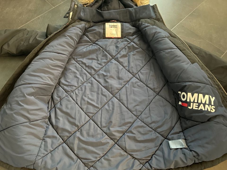 Tommy Hilfiger Herrenwinterjacke Gr. L in Aalen