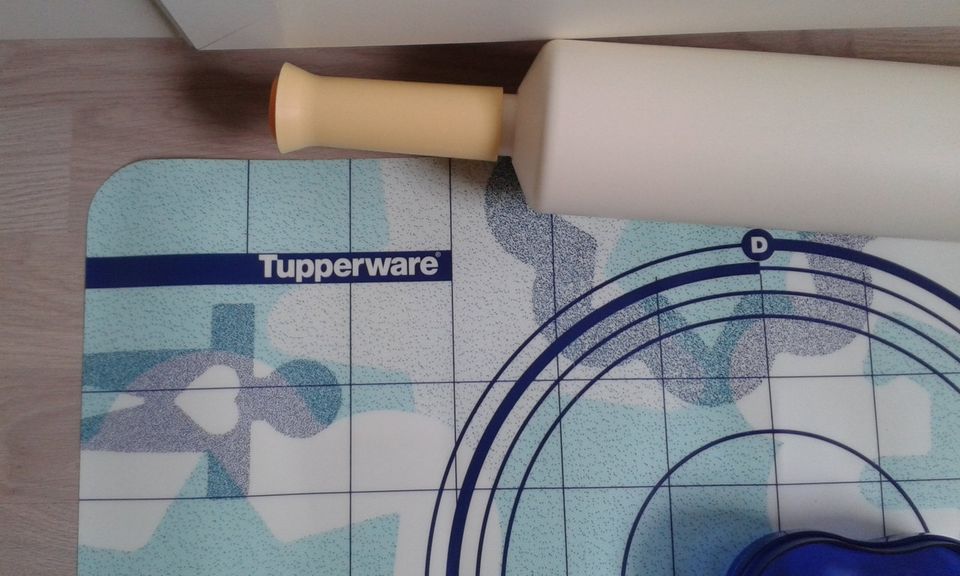 Tupperware Backset Teigrolle Teigmatte Ausstechformen  Rarität in Schwelm