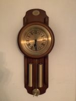 Wanduhr, Nussbaum , Holz, defektes Uhrwerk, 85cm hoch Kreis Pinneberg - Pinneberg Vorschau