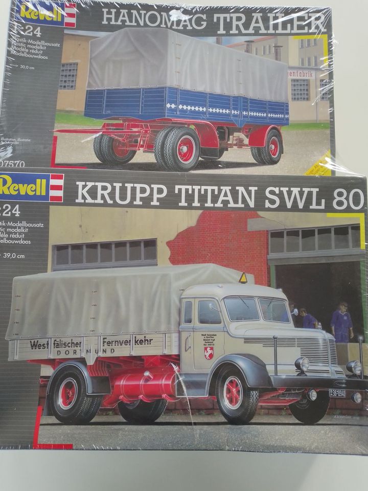 Revell Modellbausatz Krupp Titan mit Anhänger im Maßstab 1:24 in Neu Ulm