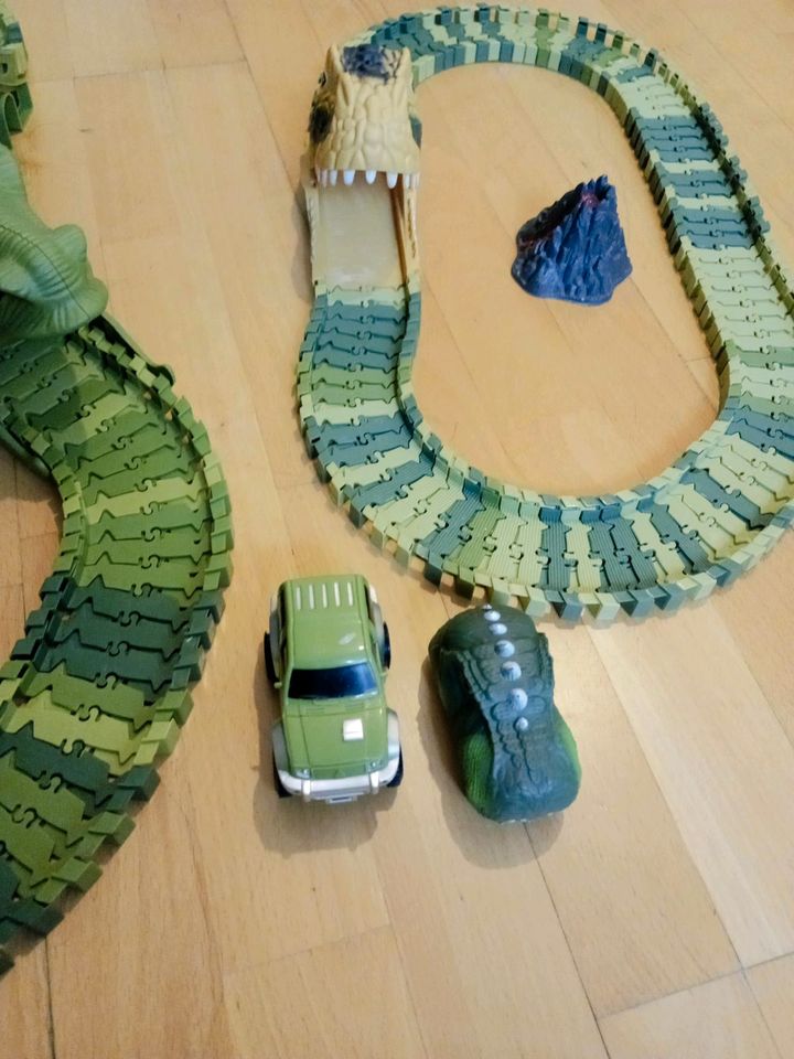 Dino track set mit autos in München