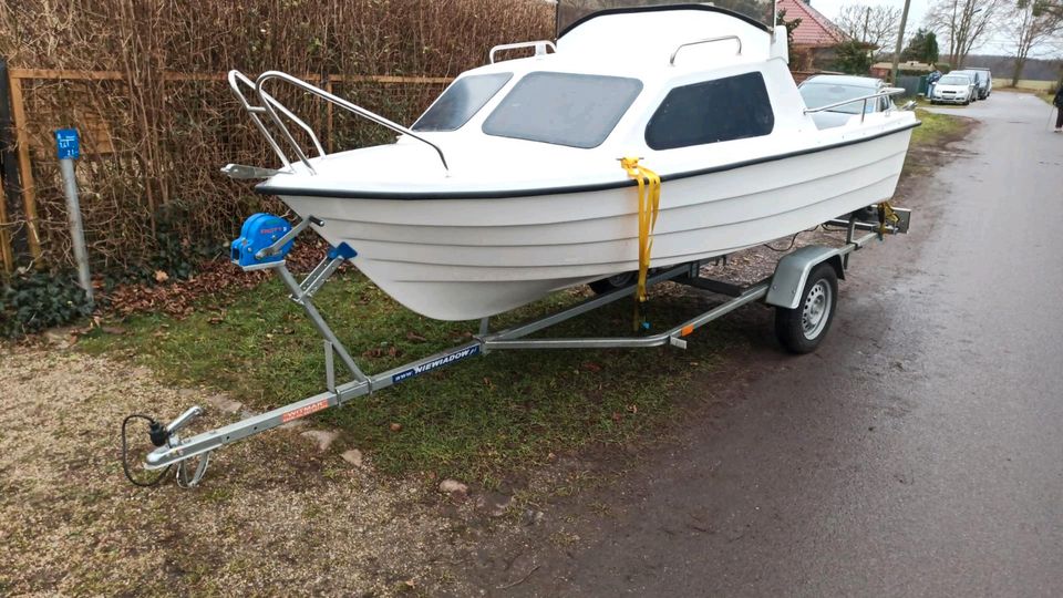 Verkaufe Motorkajütboot in Altlandsberg