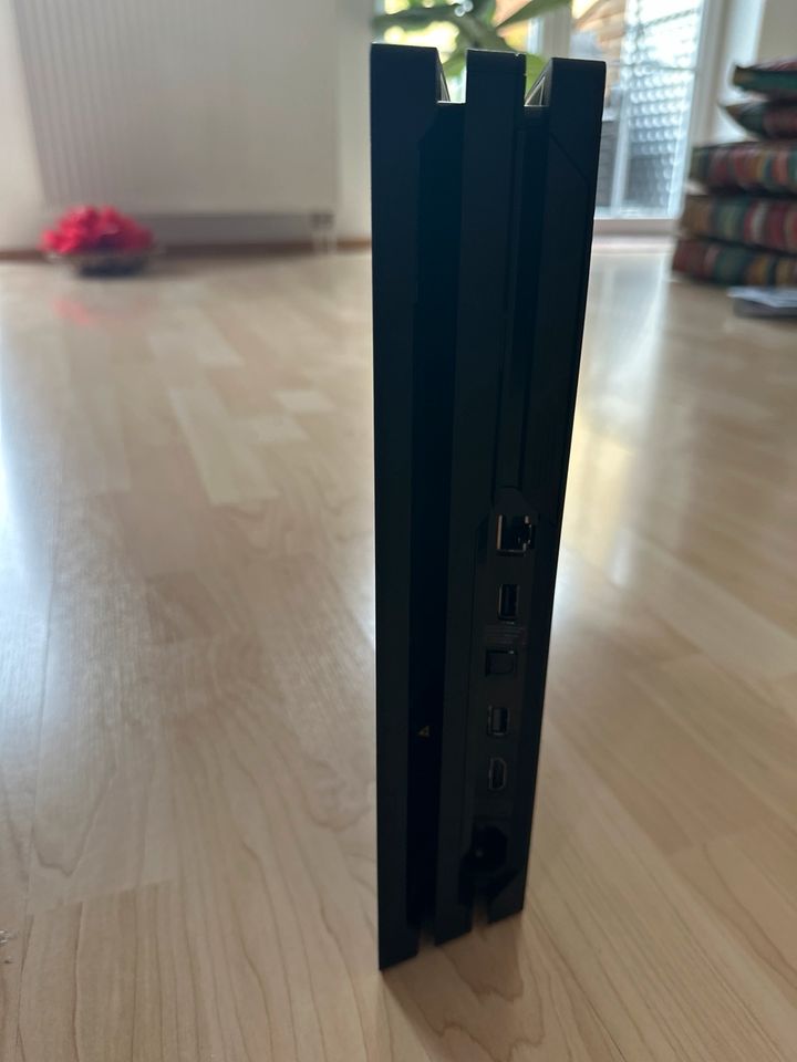 Playstation 4 Pro in Schnaittach