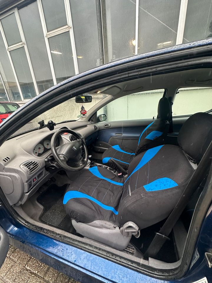 Peugeot 206 1.2 Benziner TÜV neu in Overath