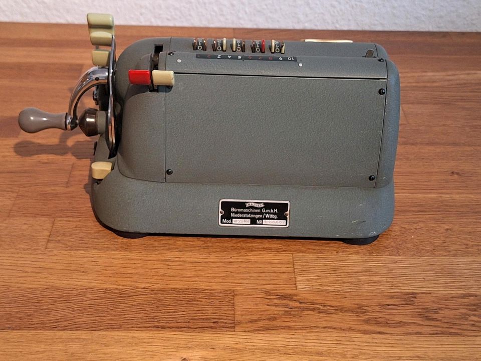 Walther Rechenmaschine WSR 160, Tischrechner, grau, Antik, in Essen