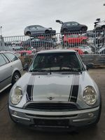 Schlachtfest! Mini ONE R50 1,6l Benzin 66KW 90PS Bj. 10/01 3Türer Nordrhein-Westfalen - Hünxe Vorschau