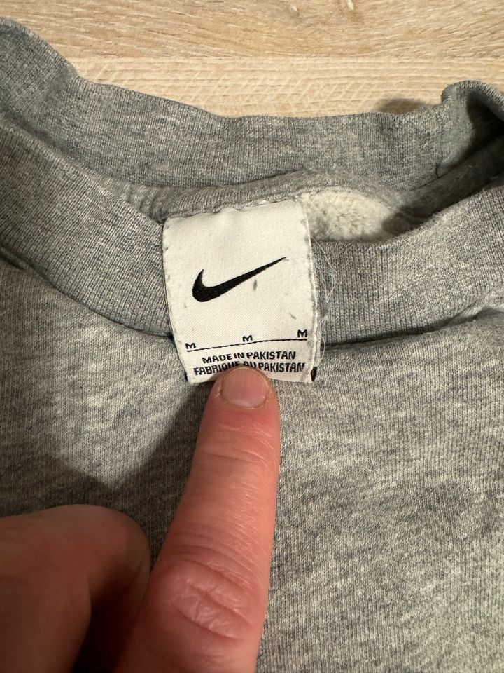Nike Pullover/Sweatshirt in Neustadt an der Aisch