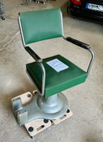 Barber Chair Vintage Frisörstuhl mit Tritt, original Skai grün Rheinland-Pfalz - Sprendlingen Vorschau