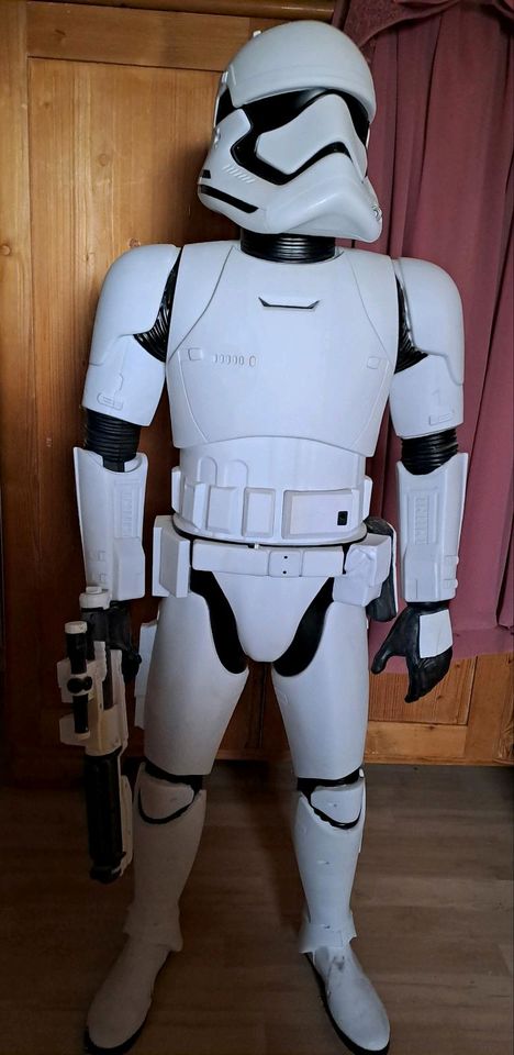 Star Wars Storm Trooper 120 cm mit Sprachfunktion in Trogen
